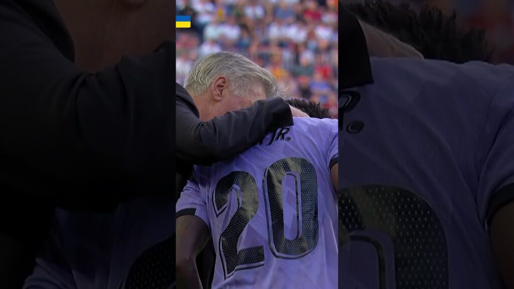 ✊ le bisou d’ancelotti à vinicius ! #shorts