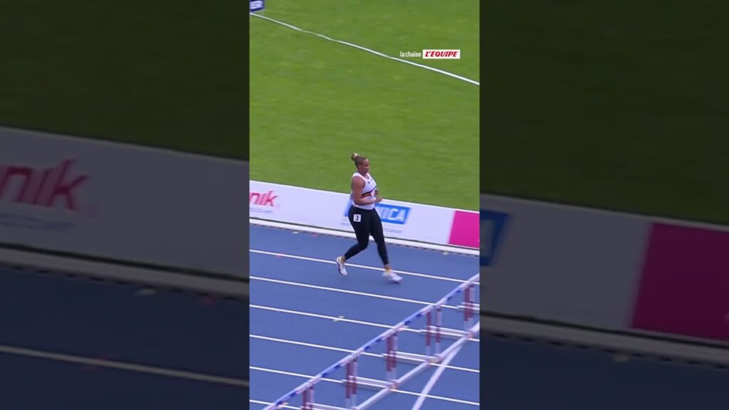 la lanceuse de poids jolien boumkwo (belgique) fait le 100m haies pour aider son pays#shorts #sport