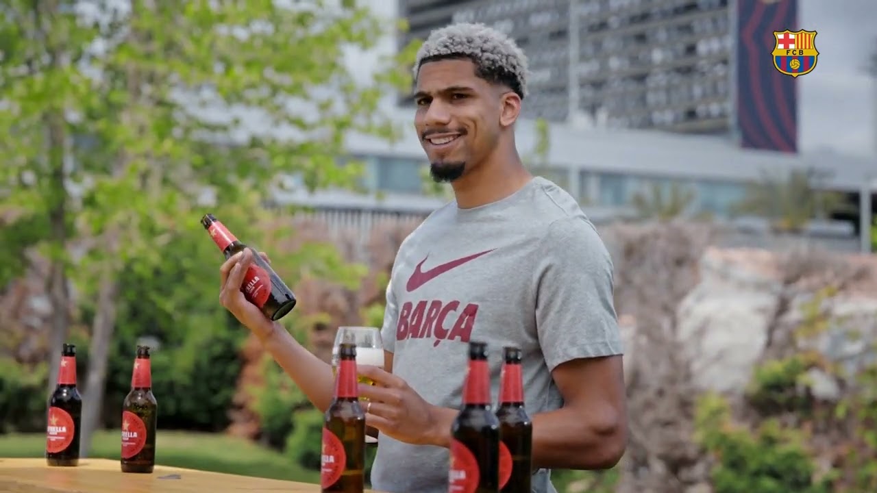 la team recrée l’hymme du barÇa avec estrella damm bottles 🌬️🍺🎵 | dans les coulisses