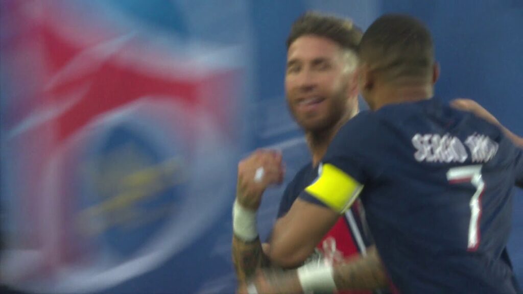 la tour de contrôle sergio ramos marque de la tête pour sa dernière avec le psg !