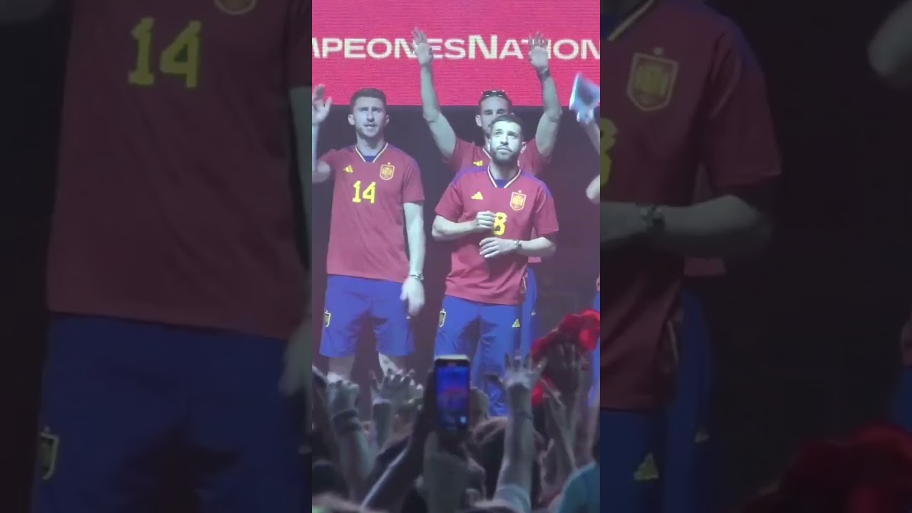 🙏 le magnifique hommage de jordi alba à sergio rico ! #shorts