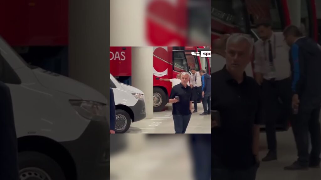 😡 mourinho attend les arbitres dans le parking et perd son sang froid :  »p**** d’escroc ! » #shorts