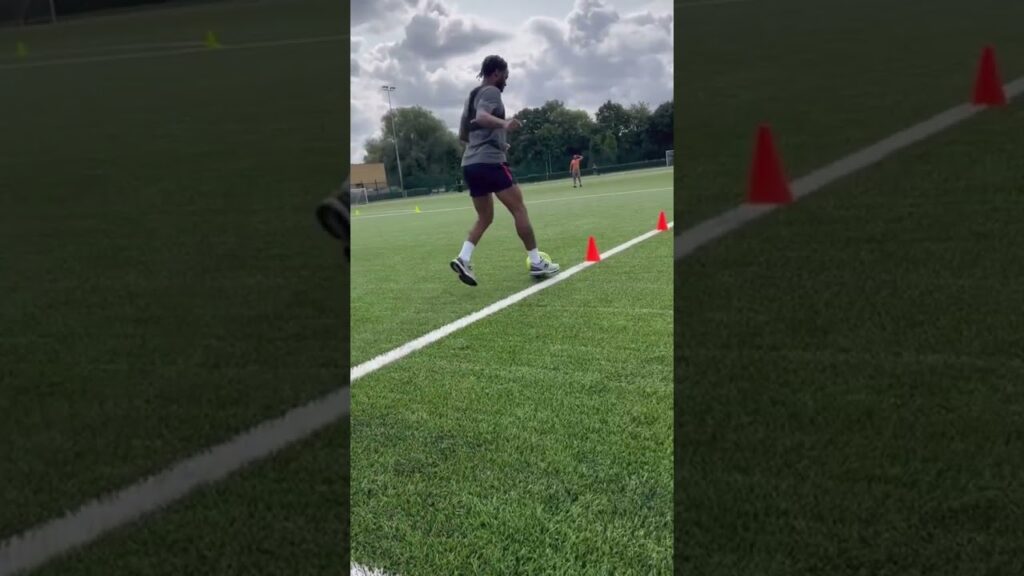 raheem sterling obtient ce travail hors saison! 😤💪 (via sterling7/ig) #short