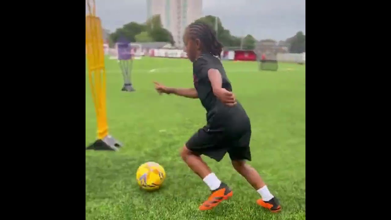 la petite fille de ian wright est une ballerine (via wrightyofficial/tt) #shorts