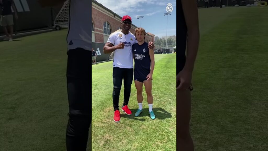 👊 ✖️ ⚽ #realmadridontour #realmadrid #francisngannou