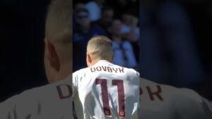 ecris un titre de vidéo en français à partir de celui ci : artem dovbyk’s first but in 🟡🔴 #asroma #buts