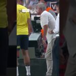 josé mourinho montre son mécontentement en jetant son ordinateur devant la caméra ! #courtsmétrages