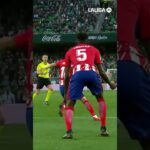 ecris un titre de vidéo en français à partir de celui ci : 🧤 oblak 🆚 betis