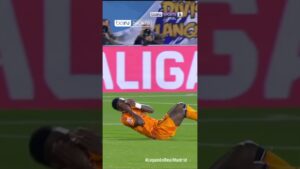 🥴 la simulation ridicule de vinicius ! #shorts