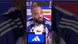 le vert ? une couleur taboue pour les lacazette ! 😎🔴🔵 #olasse #derby #football #rivalité