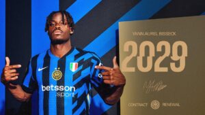 « yann aurel bisseck : nouveau chapitre chez les nerazzurri 🔥🖤💙 »