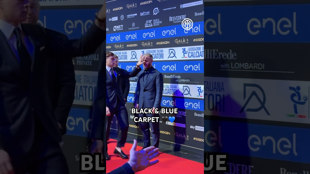 le tapis rouge devient noir et bleu ! 🖤💙😎⭐ #iminter #shorts